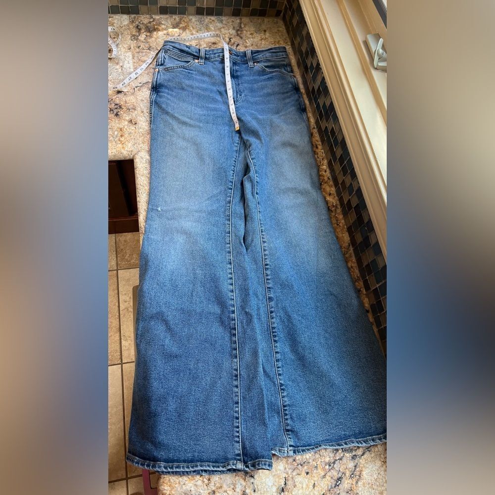Wrangler Wanderer High Rise Flare 622 Jeans - Picture 12 of 15